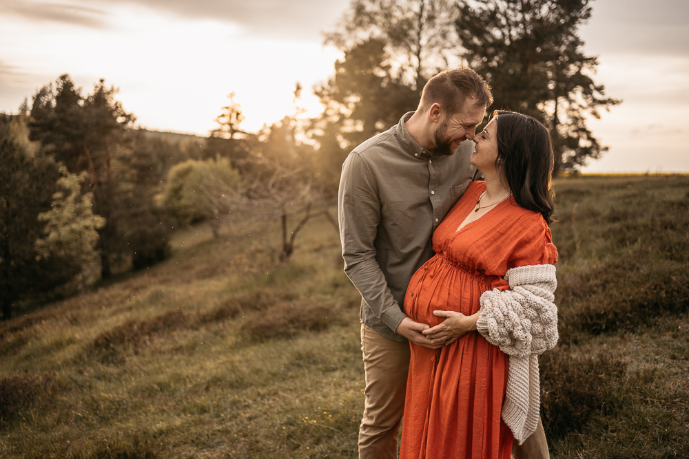 babybauchfotograf-schwangerschafsfotoshooting-aalen-ellwangen-schwäbisch-gmünd-heidenheim